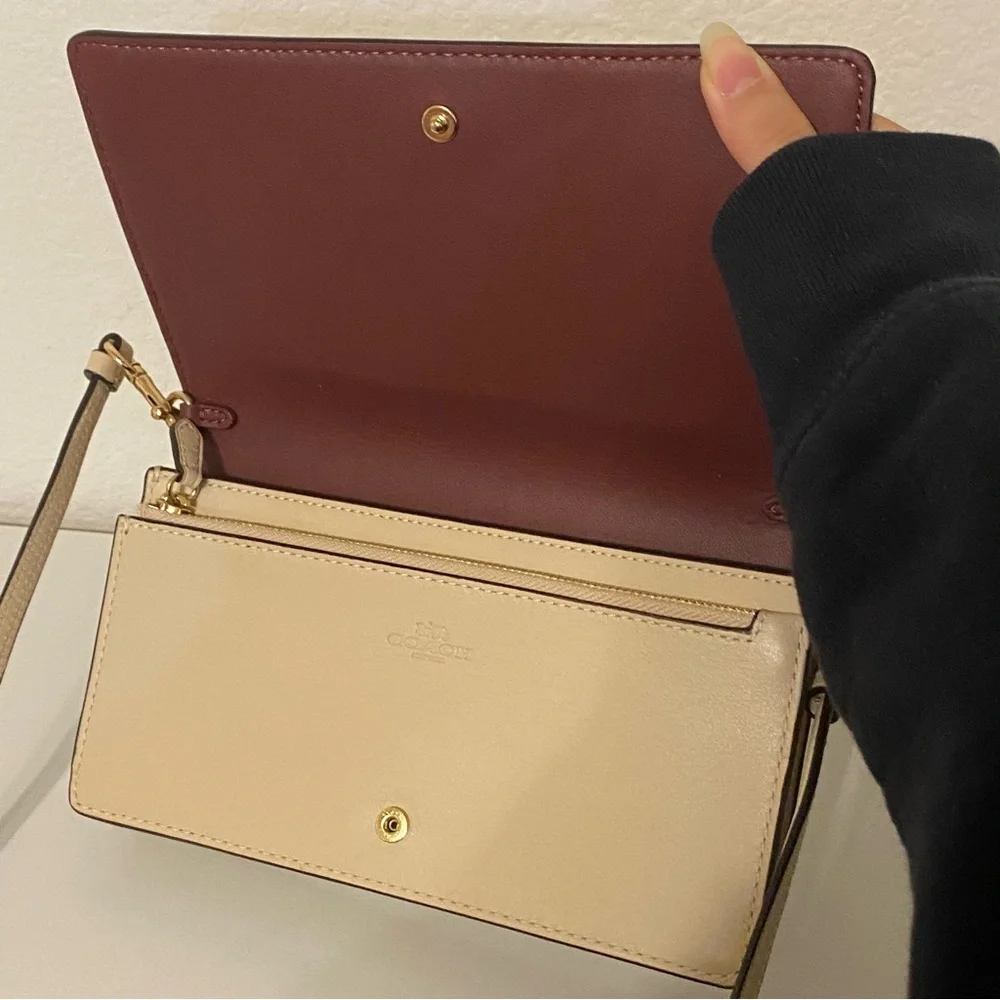 Coach Anna Foldover Crossbody Clutch | Evergreen Floral Print & Detachable Strap - Picture 11 of 16